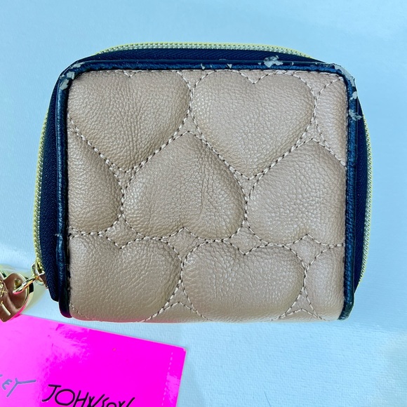 Betsey Johnson Zip-Around Fold Hearts And Banners Quilted Wallet Coin Purse - Picture 2 of 10